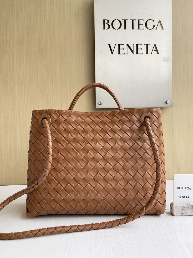 Bottega Veneta BV 766016 Medium Andiamo Lambskin BV90141