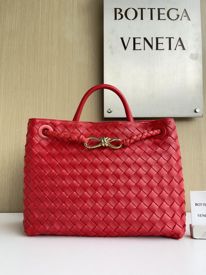 Bottega Veneta BV 766016 Medium Andiamo Lambskin BV90142