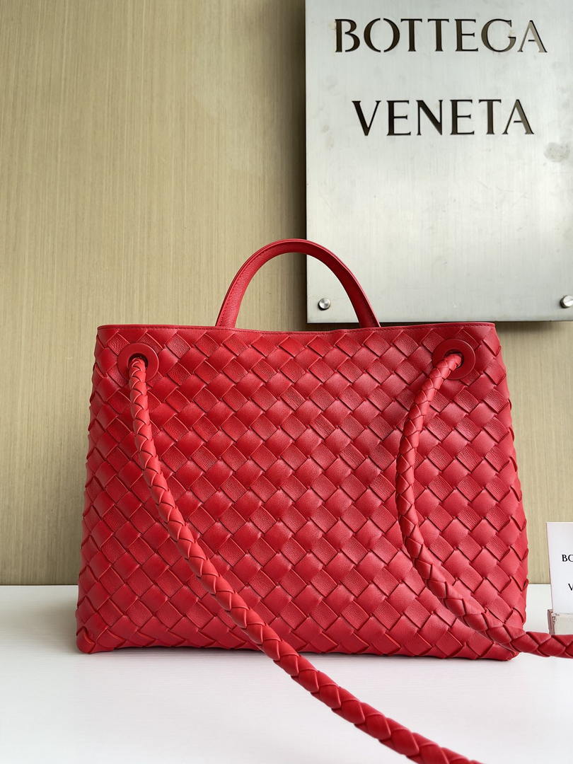 Bottega Veneta BV 766016 Medium Andiamo Lambskin BV90142