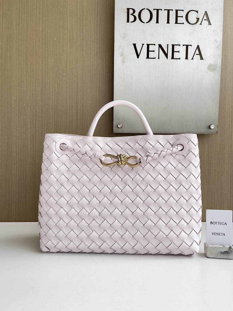 Bottega Veneta BV 766016 Medium Andiamo Lambskin BV90144