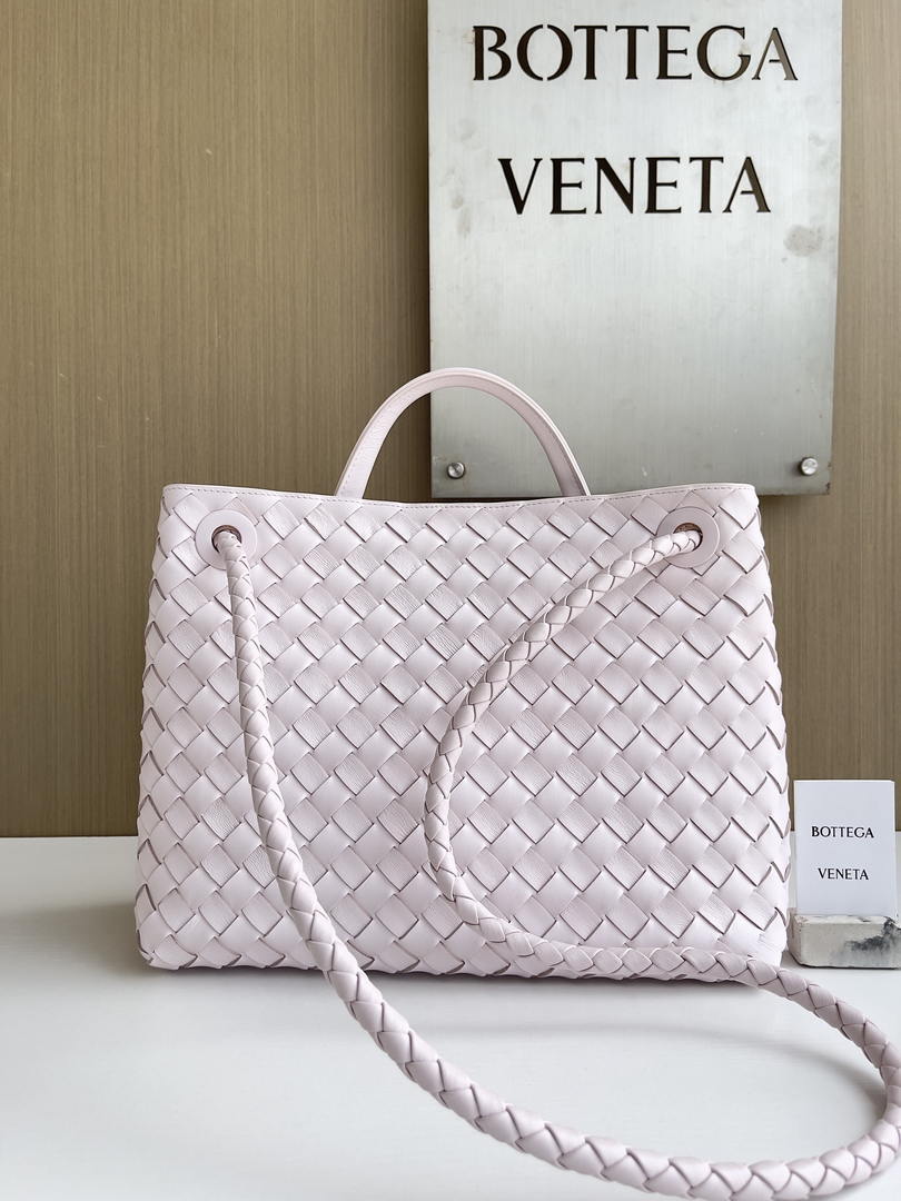Bottega Veneta BV 766016 Medium Andiamo Lambskin BV90144