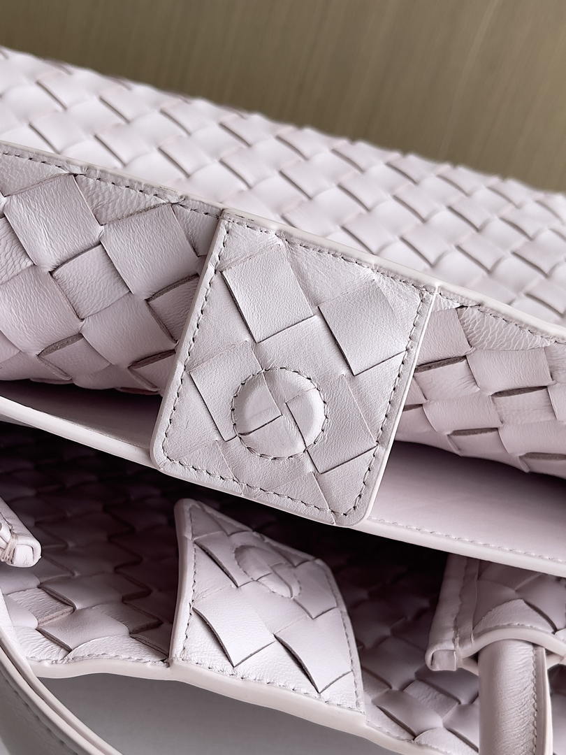 Bottega Veneta BV 766016 Medium Andiamo Lambskin BV90144