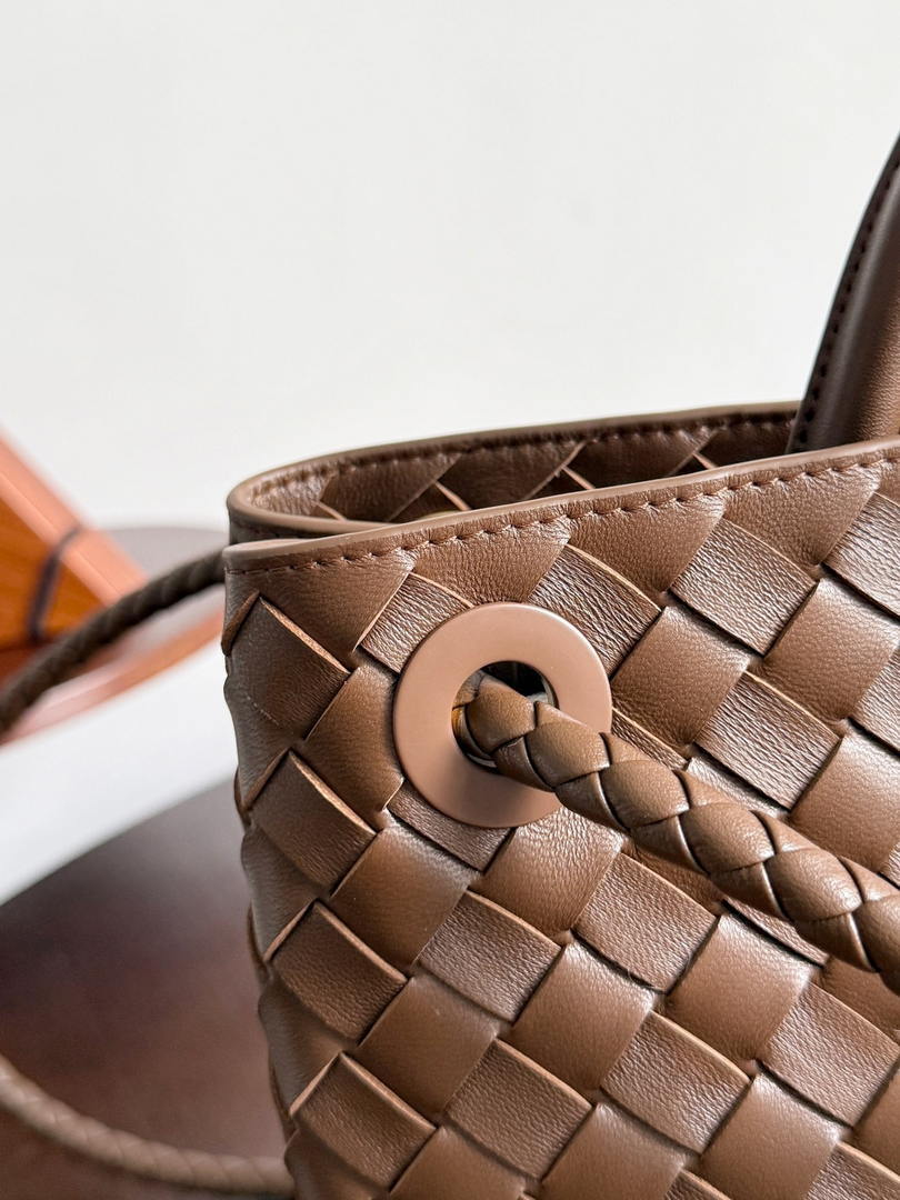 Bottega Veneta BV 766016 Medium Andiamo Lambskin BV90145