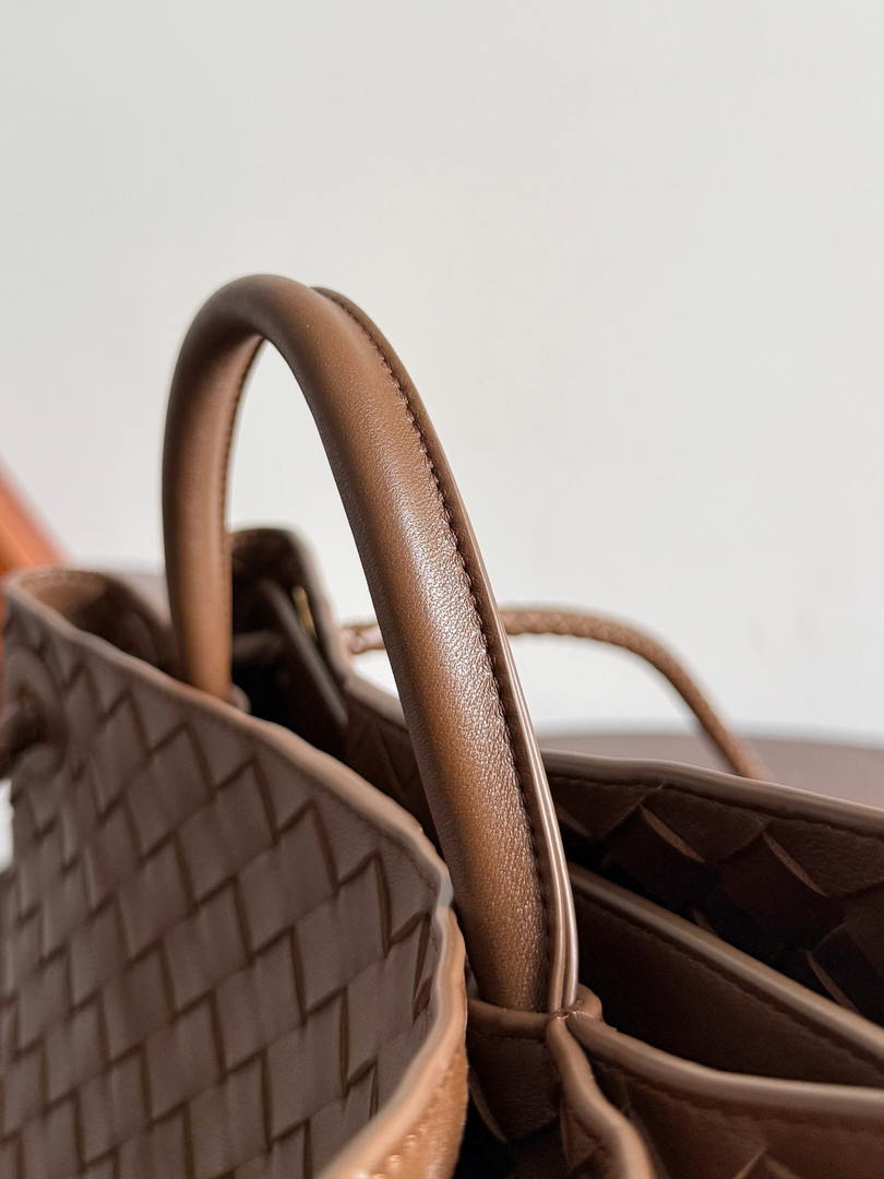 Bottega Veneta BV 766016 Medium Andiamo Lambskin BV90145