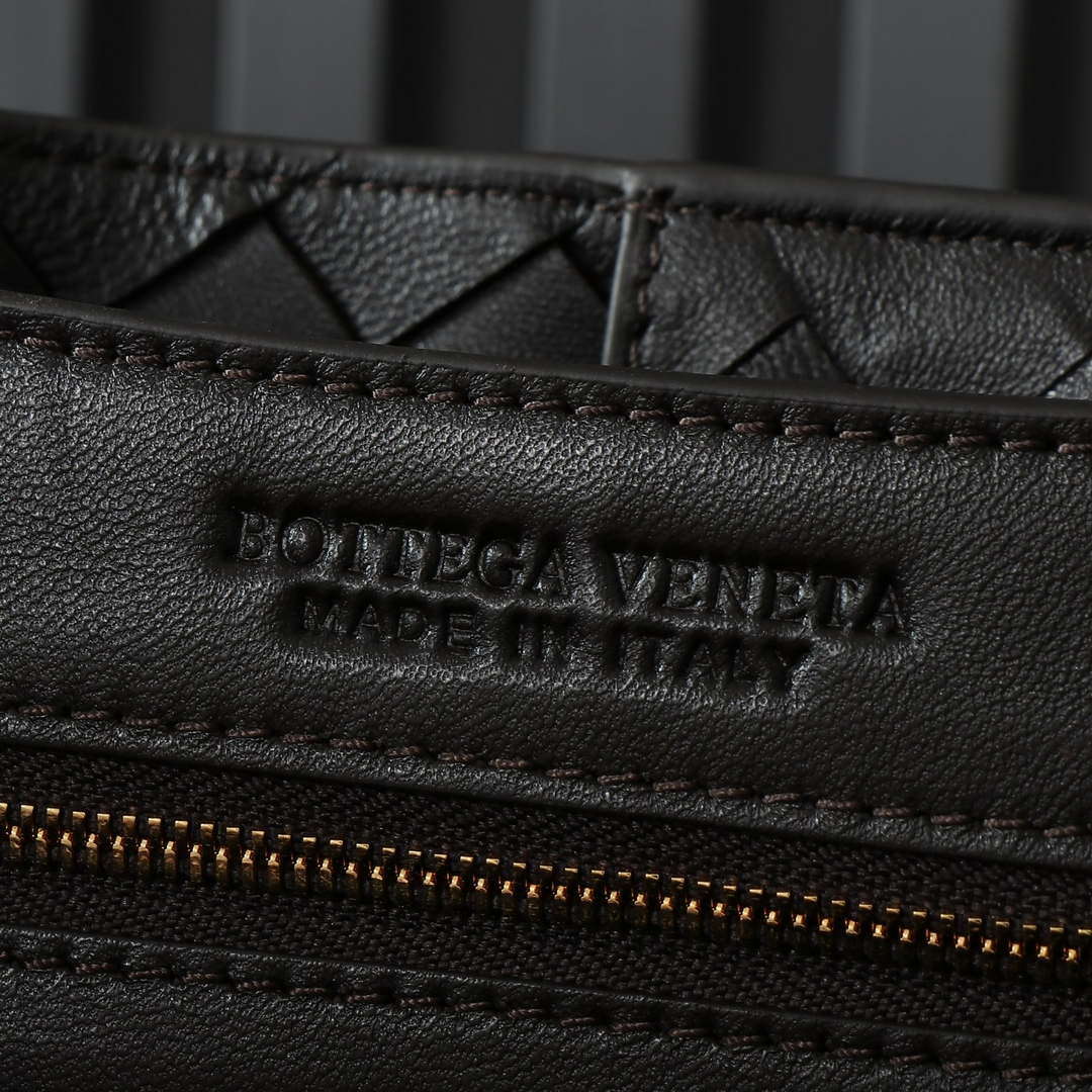 Bottega Veneta BV 766016 Medium Andiamo With Suede BV9017