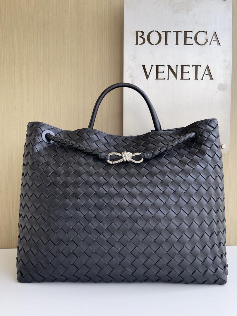 Bottega Veneta BV 766019 Large Andiamo bag BV9905