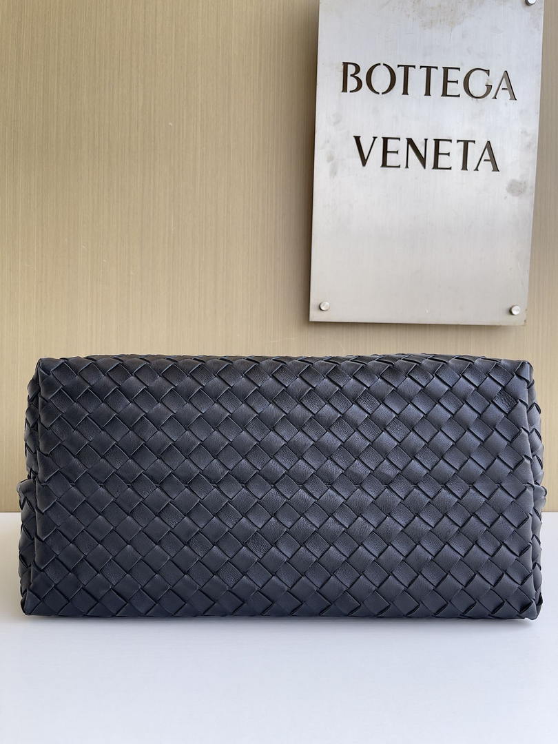 Bottega Veneta BV 766019 Large Andiamo bag BV9905