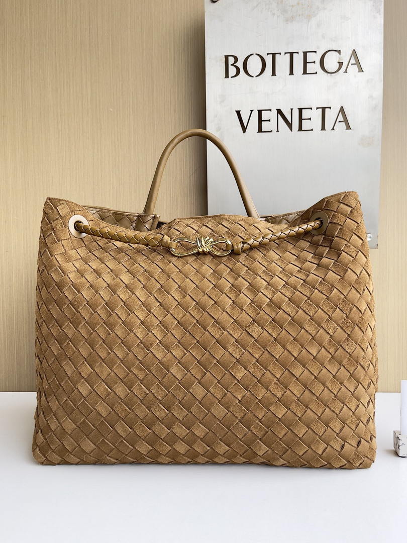 Bottega Veneta BV 766019 Large Andiamo bag BV9906 in Suede