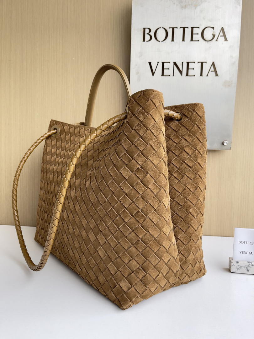 Bottega Veneta BV 766019 Large Andiamo bag BV9906 in Suede