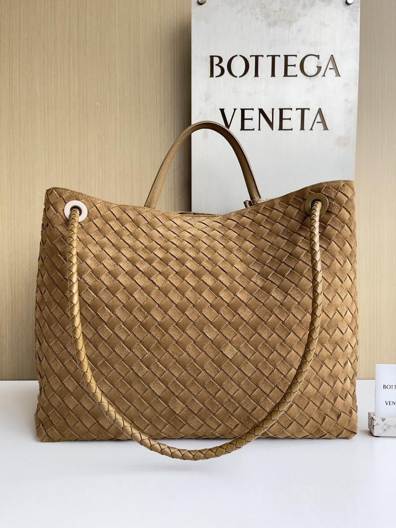 Bottega Veneta BV 766019 Large Andiamo bag BV9906 in Suede
