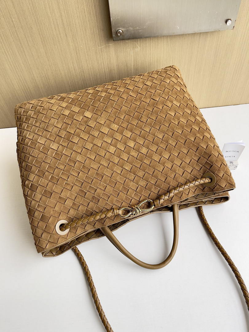 Bottega Veneta BV 766019 Large Andiamo bag BV9906 in Suede