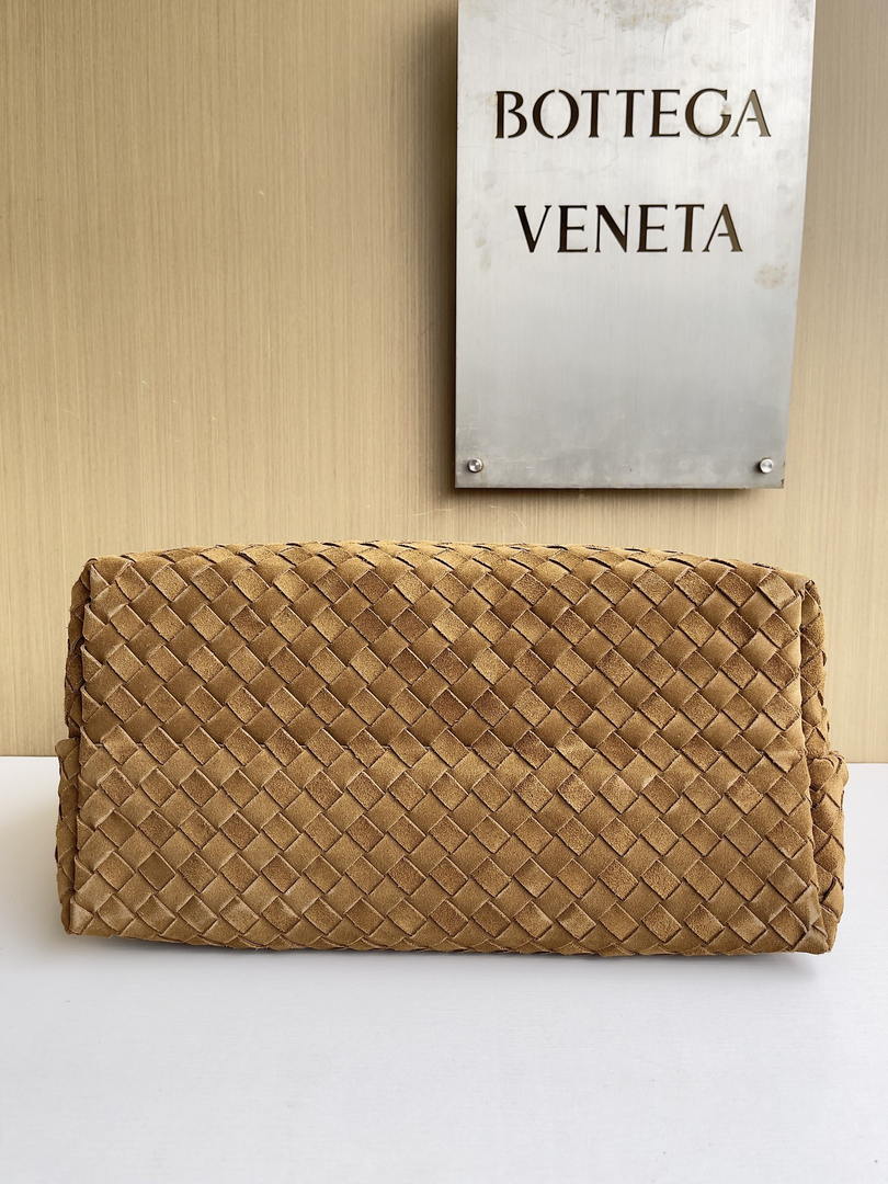 Bottega Veneta BV 766019 Large Andiamo bag BV9906 in Suede
