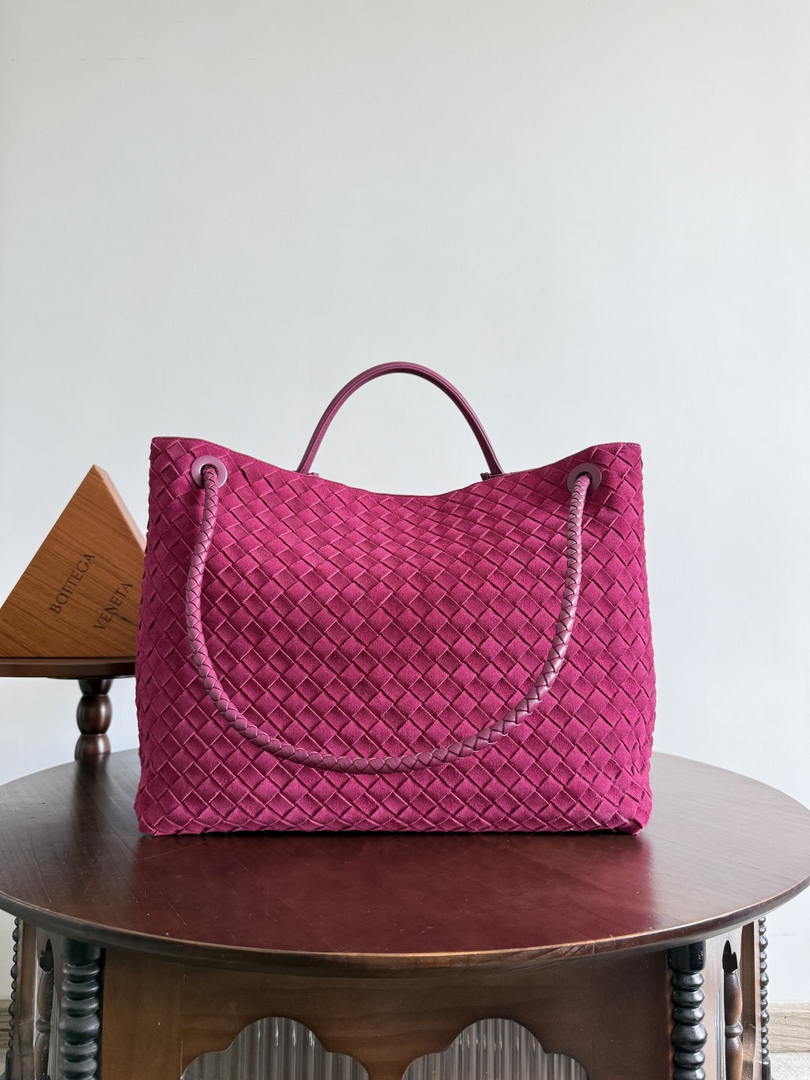 Bottega Veneta BV 766019 Large Andiamo bag BV9907 in Suede