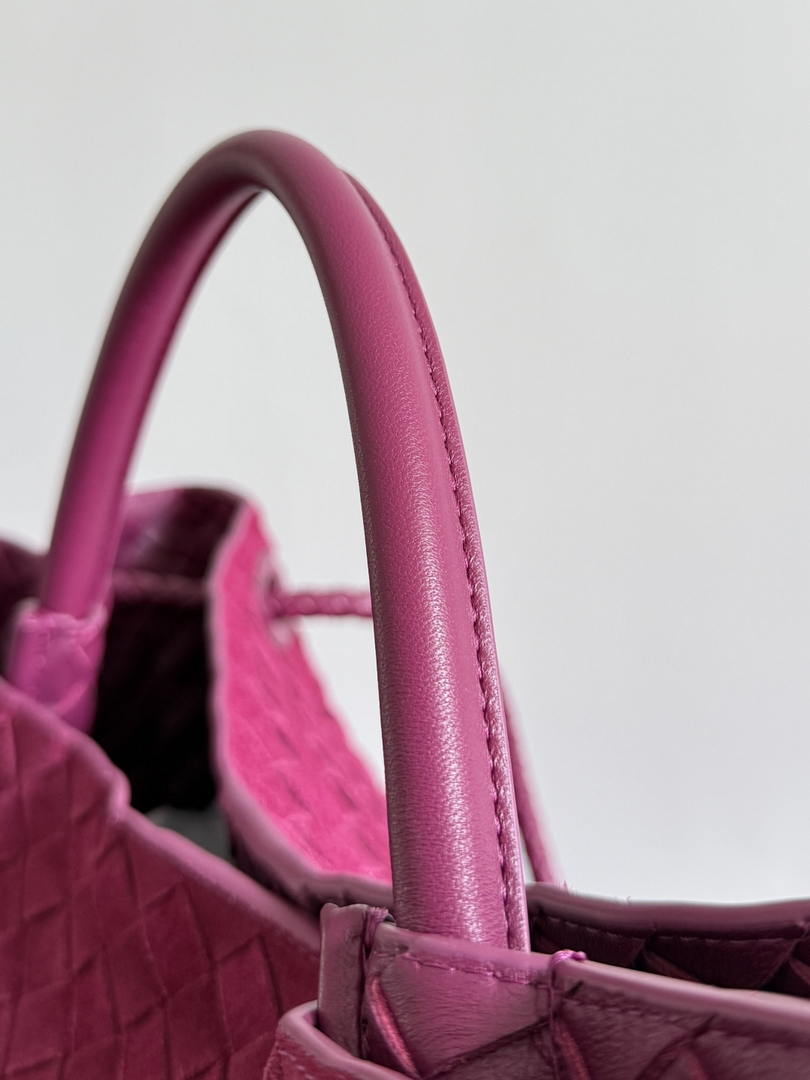 Bottega Veneta BV 766019 Large Andiamo bag BV9907 in Suede