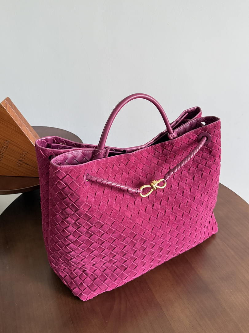 Bottega Veneta BV 766019 Large Andiamo bag BV9907 in Suede