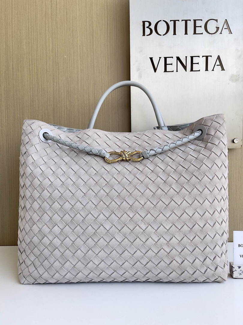 Bottega Veneta BV 766019 Large Andiamo bag BV9908 in Suede