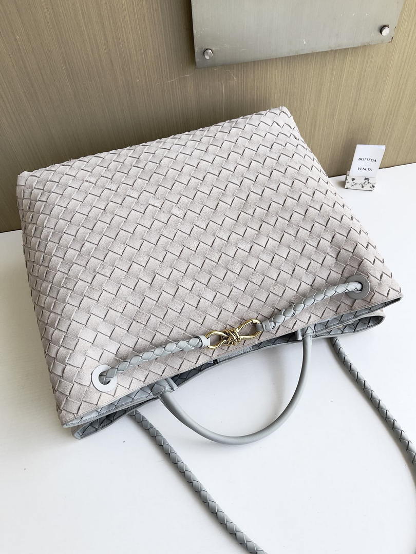 Bottega Veneta BV 766019 Large Andiamo bag BV9908 in Suede