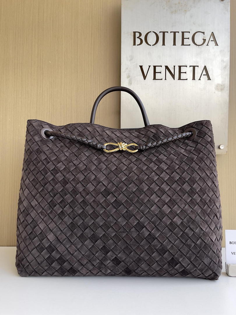 Bottega Veneta BV 766019 Large Andiamo bag BV9909 in Suede