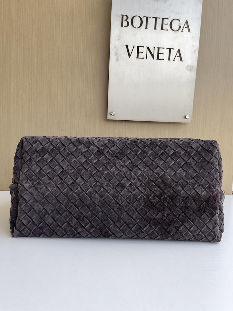 Bottega Veneta BV 766019 Large Andiamo bag BV9909 in Suede