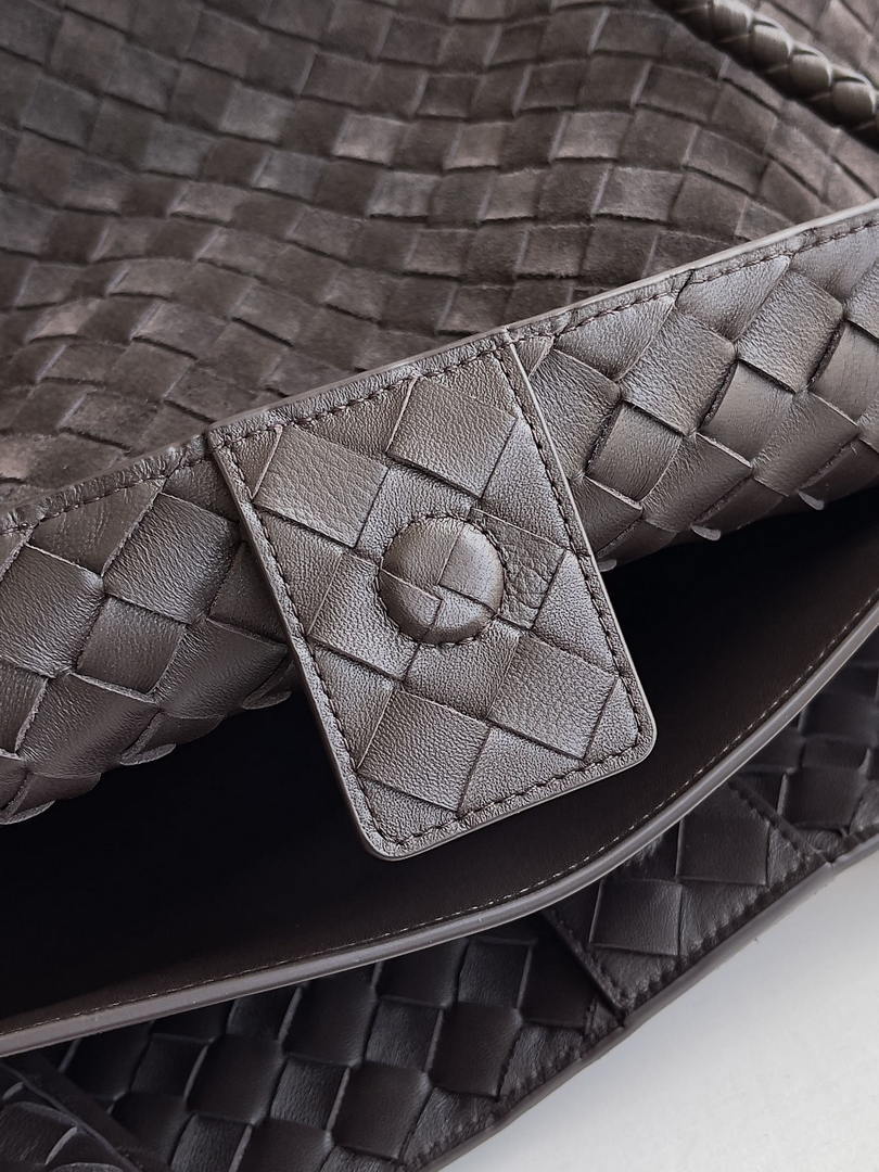Bottega Veneta BV 766019 Large Andiamo bag BV9909 in Suede