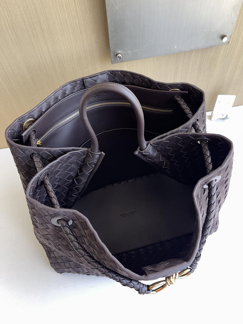 Bottega Veneta BV 766019 Large Andiamo bag BV9909 in Suede