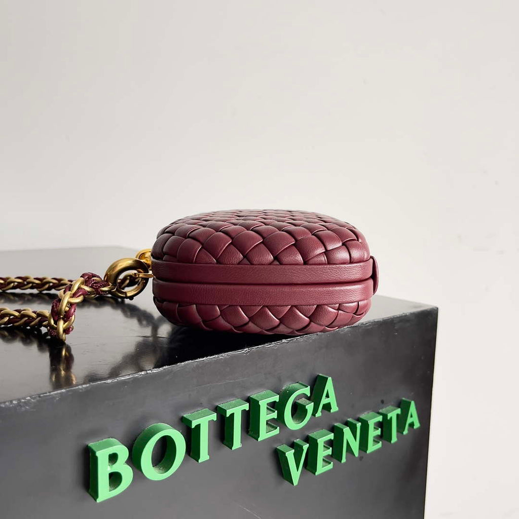 Bottega Veneta BV 776662 Knot With Chain BV10108