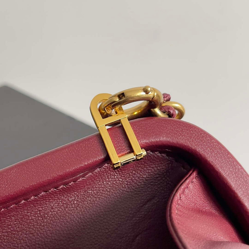 Bottega Veneta BV 776662 Knot With Chain BV10108