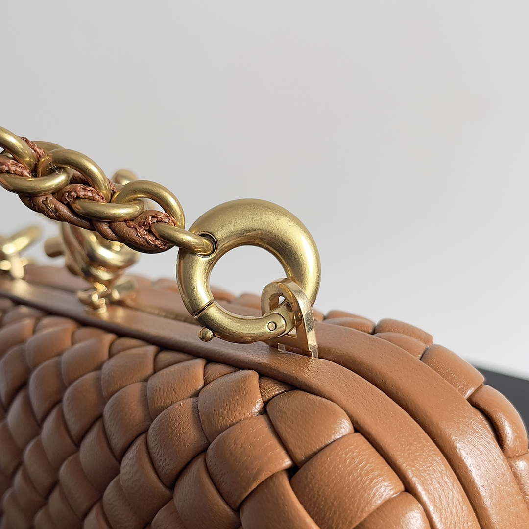 Bottega Veneta BV 776662 Knot With Chain BV10109