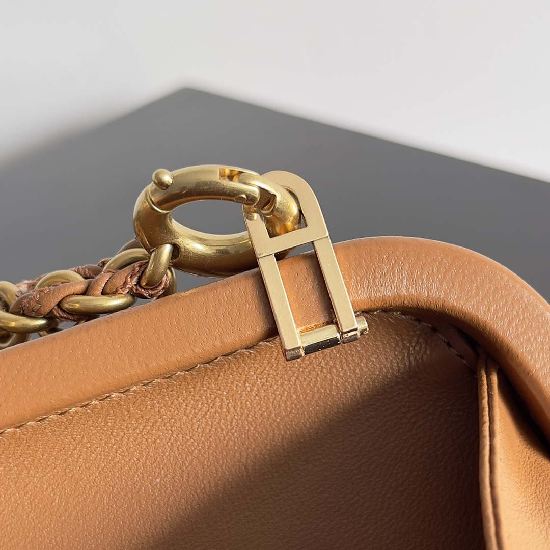 Bottega Veneta BV 776662 Knot With Chain BV10109