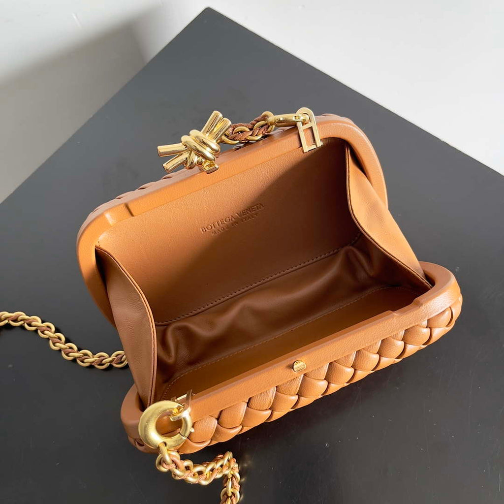 Bottega Veneta BV 776662 Knot With Chain BV10109