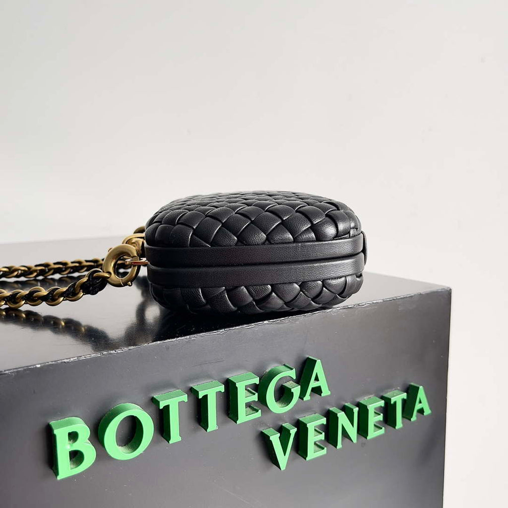 Bottega Veneta BV 776662 Knot With Chain BV10110