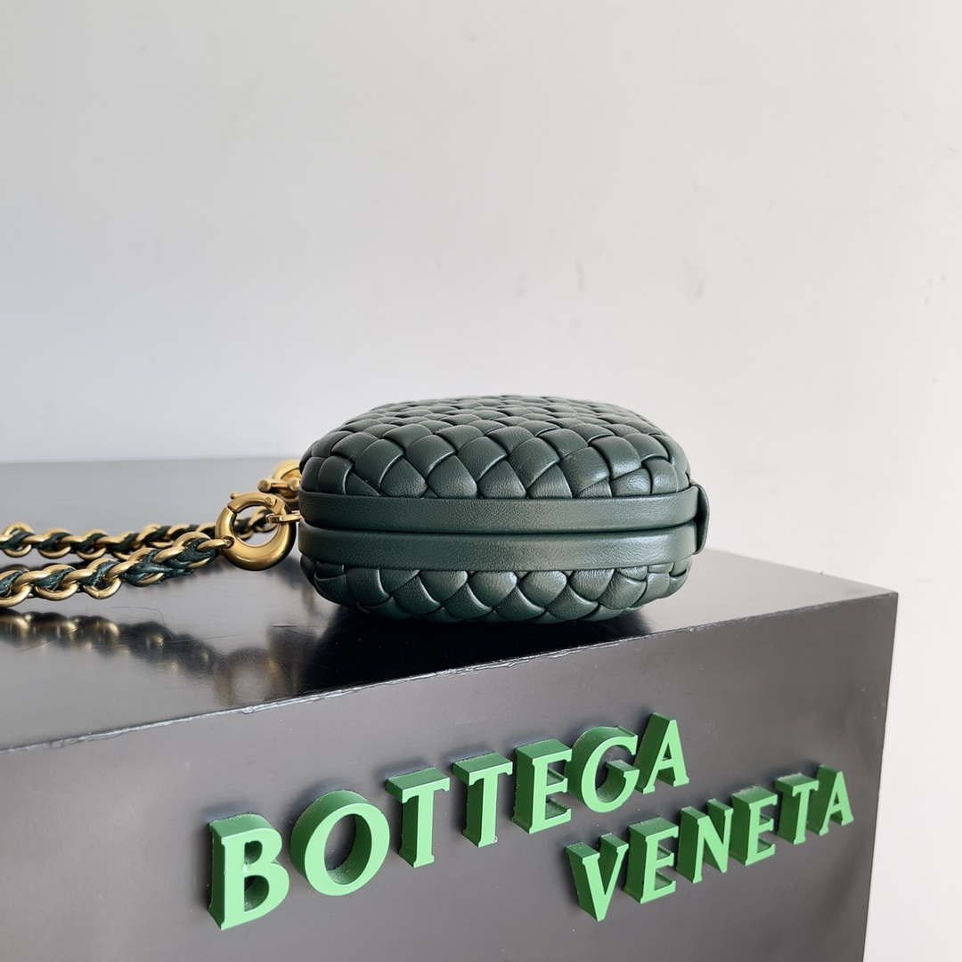 Bottega Veneta BV 776662 Knot With Chain BV10111