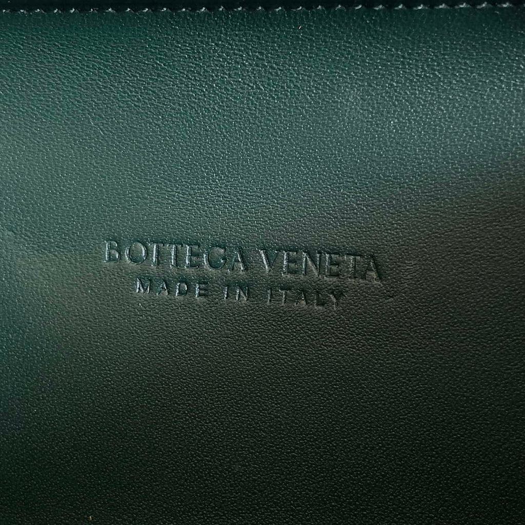 Bottega Veneta BV 776662 Knot With Chain BV10111