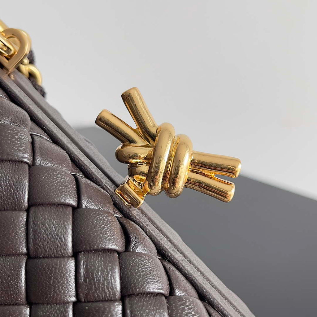 Bottega Veneta BV 776662 Knot With Chain BV10112