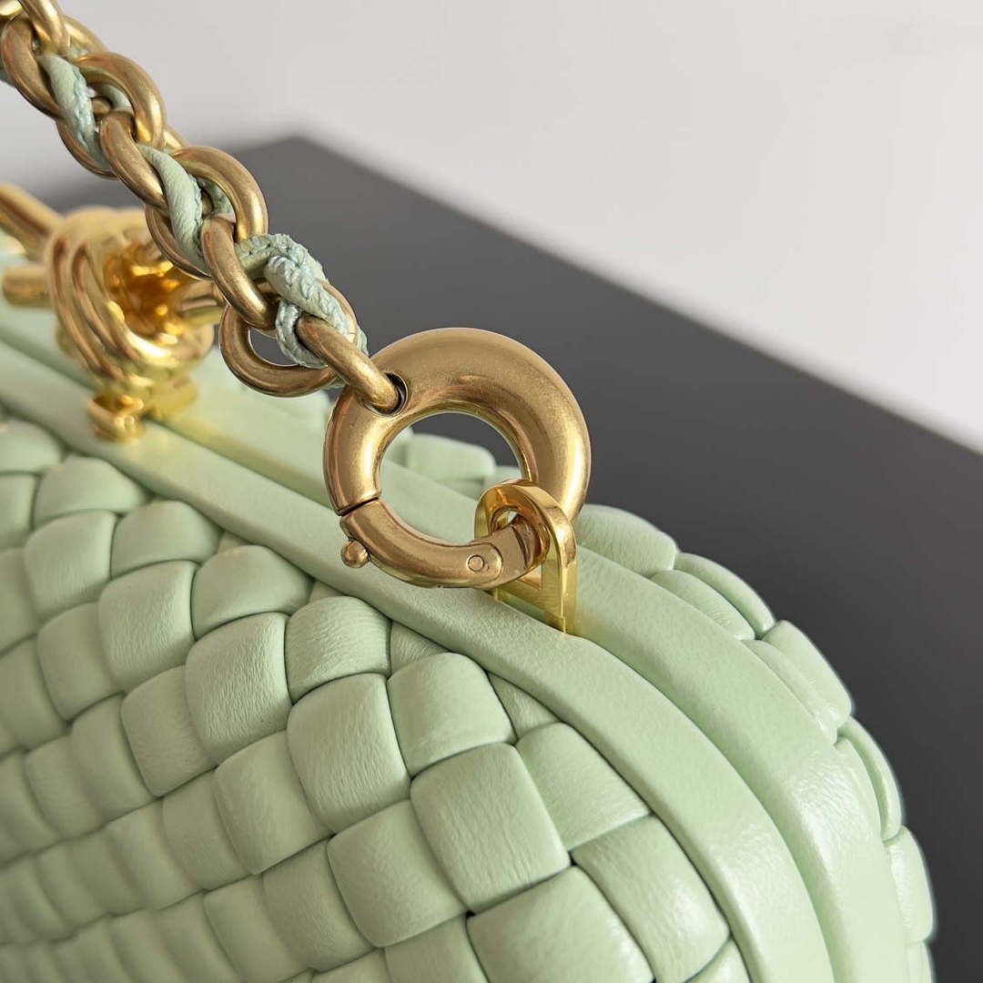 Bottega Veneta BV 776662 Knot With Chain BV10113
