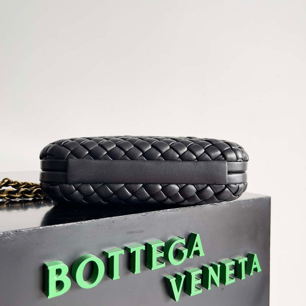Bottega Veneta BV 776662V01D11019 Knot with Chain Black