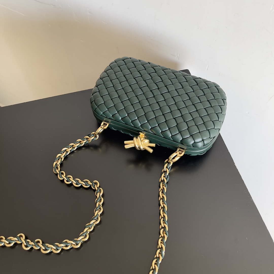 Bottega Veneta BV 776662V01D11019 Knot with Chain Dark Green