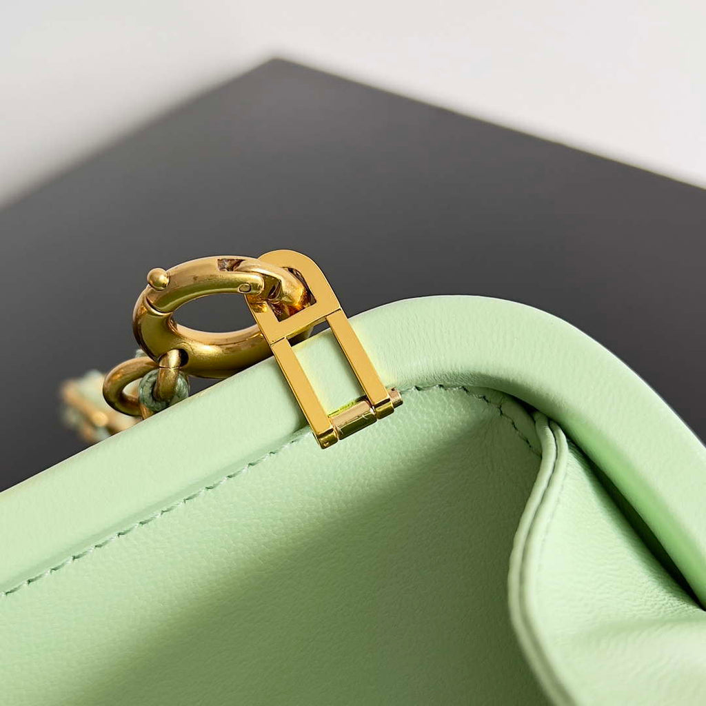Bottega Veneta BV 776662V01D11019 Knot with Chain Green