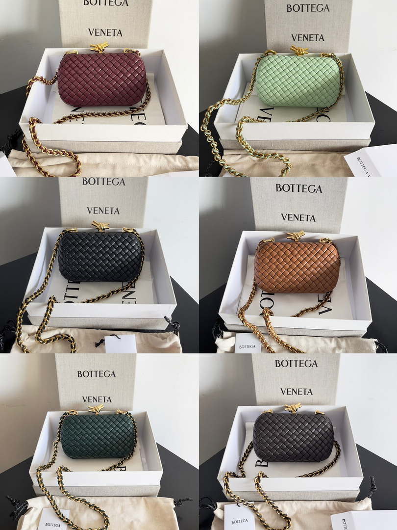 Bottega Veneta BV 776662V01D11019 Knot with Chain Wine Red
