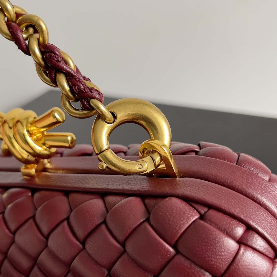 Bottega Veneta BV 776662V01D11019 Knot with Chain Wine Red