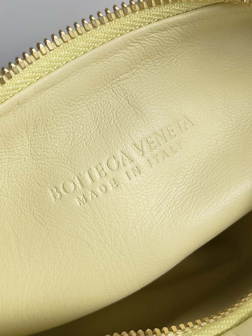 Bottega Veneta BV 776764 Small Gemelli Light Yellow