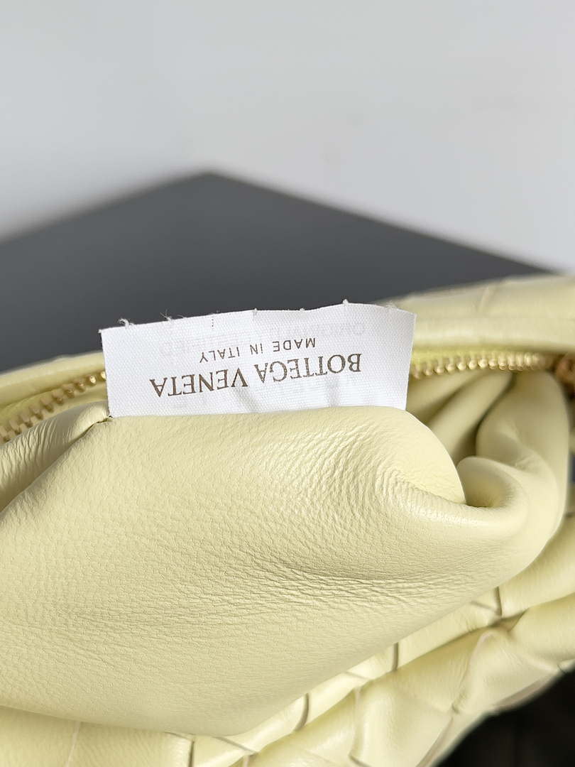 Bottega Veneta BV 776764 Small Gemelli Light Yellow
