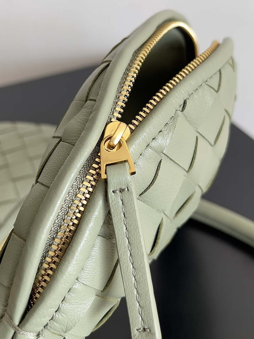 Bottega Veneta BV 776764 Small Gemelli Light Green