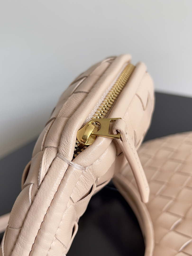 Bottega Veneta BV 776764 Small Gemelli Nude Pink
