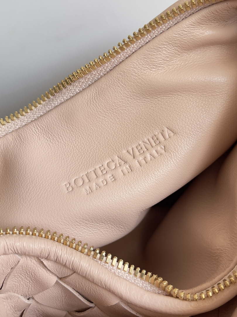 Bottega Veneta BV 776764 Small Gemelli Nude Pink