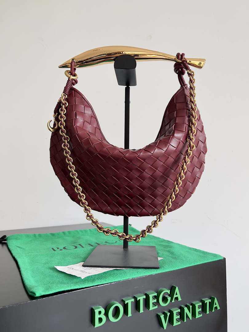 Bottega Veneta BV 776768 Sardine With Chain Red - Default Title - View 1