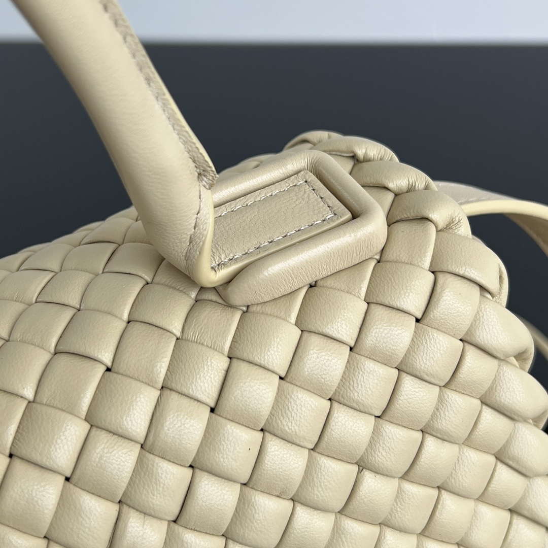 Bottega Veneta BV 776783V3RG11019 Patti Shoulder Bag BV92055