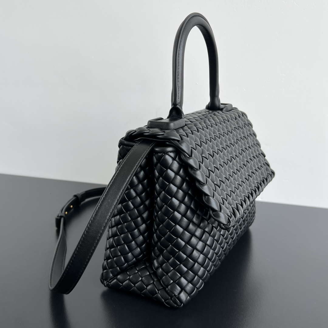 Bottega Veneta BV 776783V3RG11019 Patti Shoulder Bag BV92057