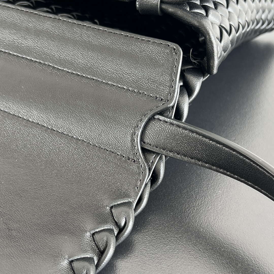 Bottega Veneta BV 776783V3RG11019 Patti Shoulder Bag BV92057