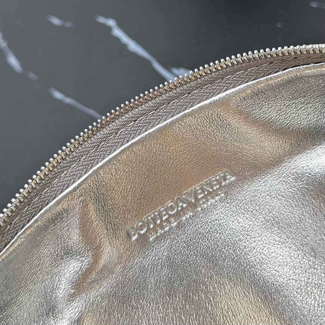 Bottega Veneta BV 777571 Small Loop Camera Bag Silver gold - Default Title - View 8